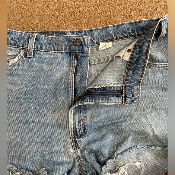 Levi’s 550 Jean Shorts - Picture 4 of 4